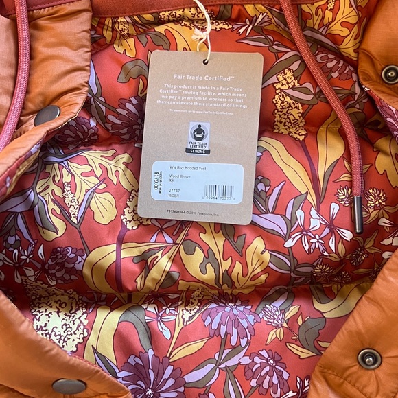 Patagonia Women's Floral Orange Hooded Vest - Picture 3 of 4